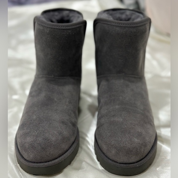 Ugg Cory II Boots Charcoal Gray Suede Shearling Classic Mini Short Ankle Sz 5 - Picture 12 of 16